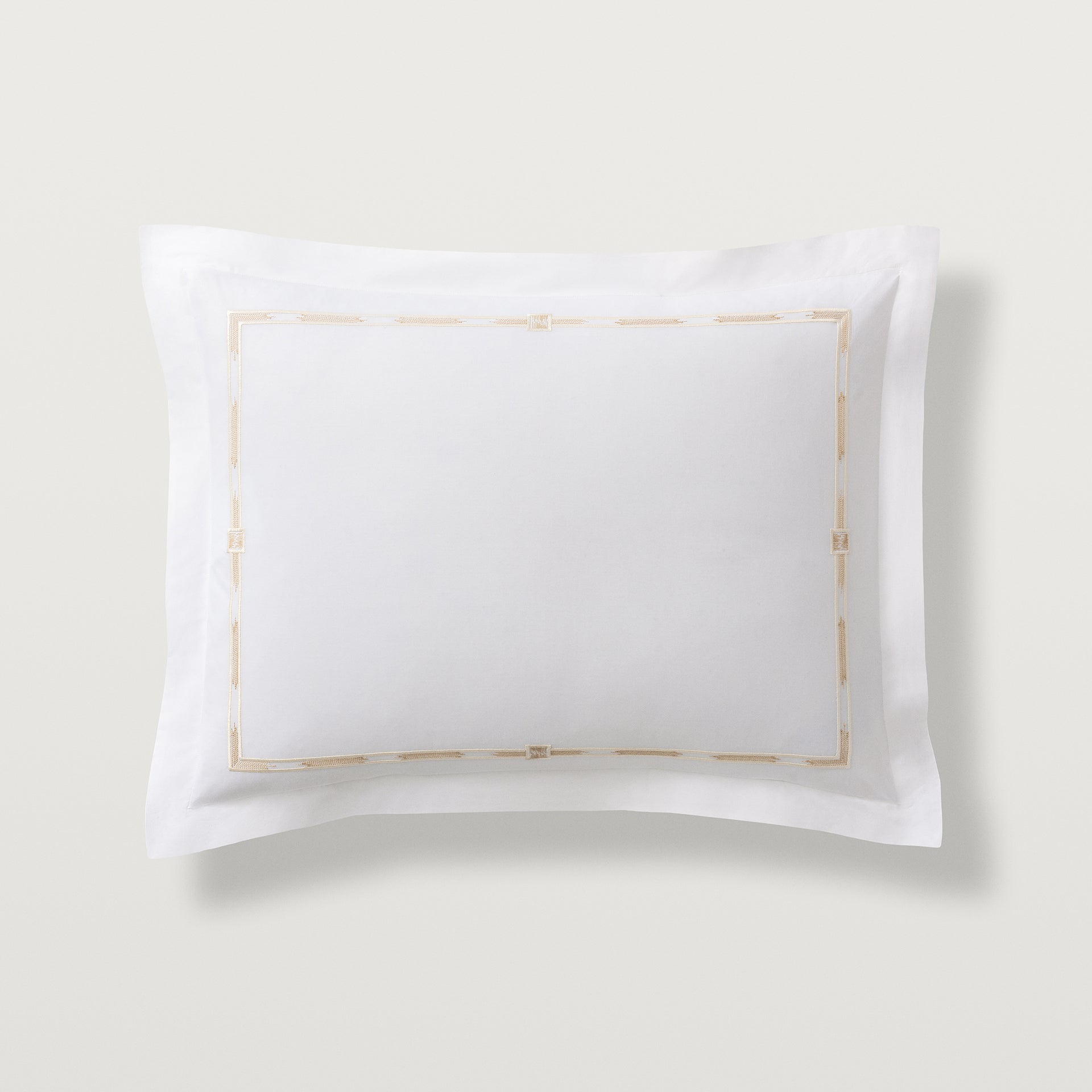 Lisetta Standard sham in champagne/white
