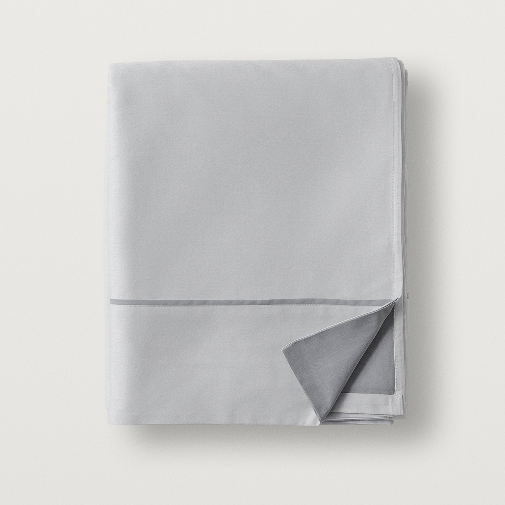 Alistair sateen flat sheet in the color shadow , #color_shadow