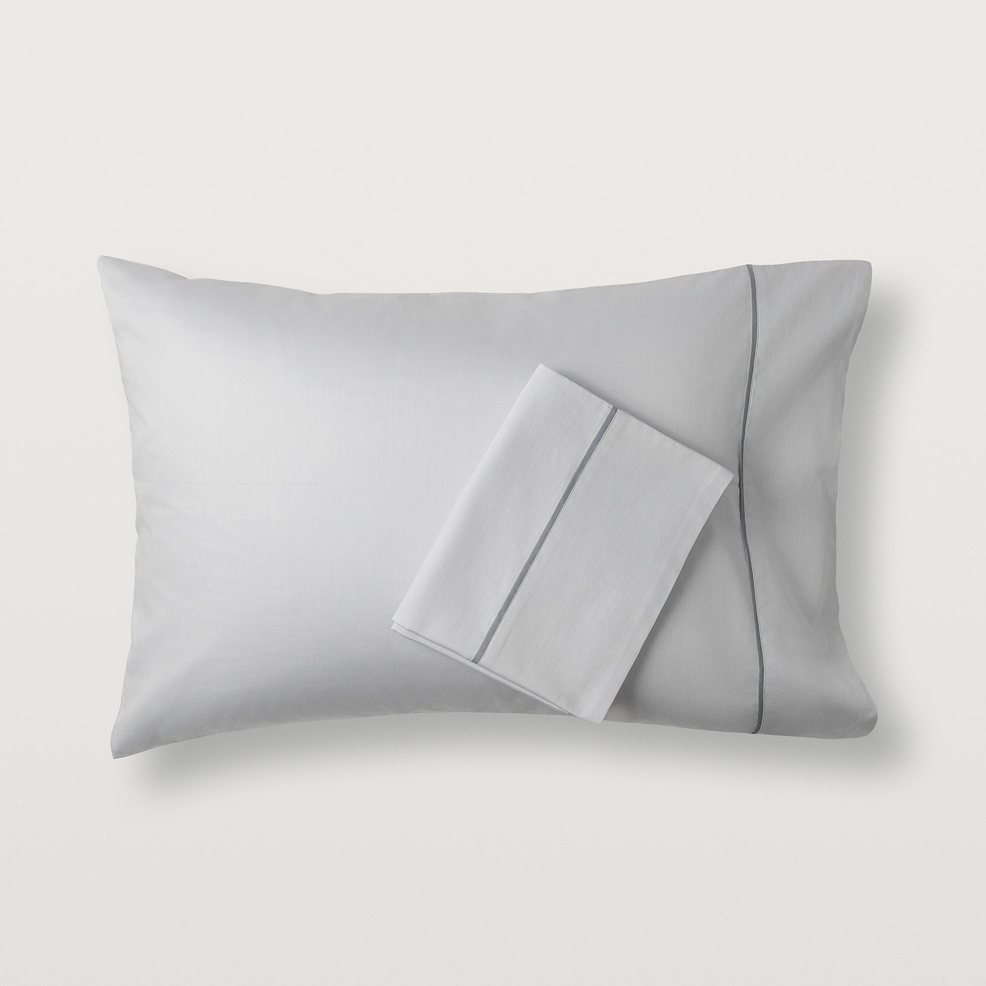 Alistair sateen pillowcase in the color shadow , #color_shadow