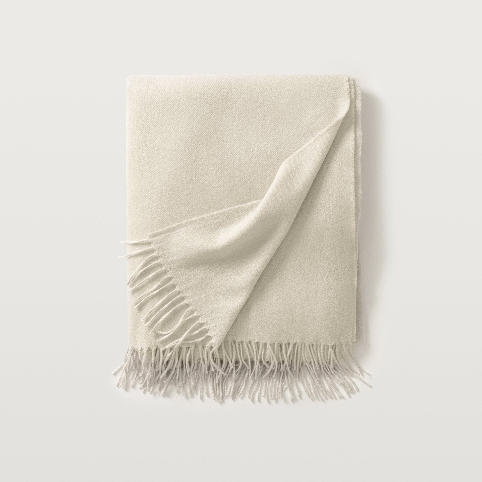 Carlotta cashmere throw in the color 
snow, #color_snow