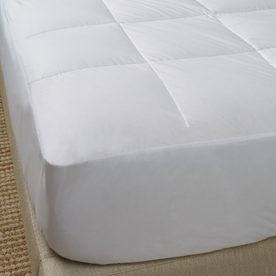 This mattress pad compliments your mattress with an inviting cushion of 600 fill power white goose down